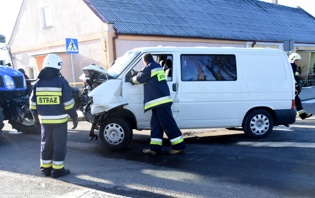 Czołowe zderzenie busów