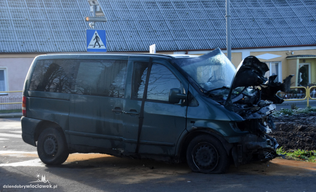 Czołowe zderzenie busów
