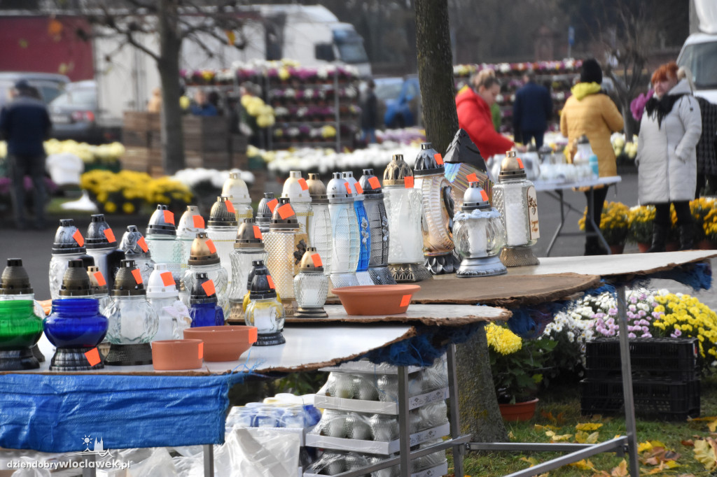 Przy Hali Mistrzów można kupić wszystko
