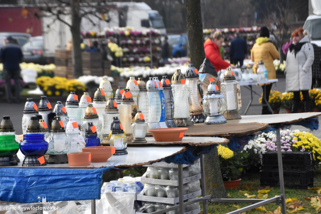 Przy Hali Mistrzów można kupić wszystko