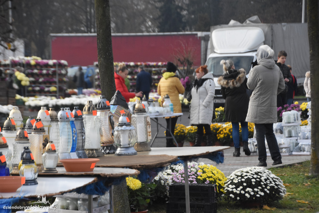 Przy Hali Mistrzów można kupić wszystko