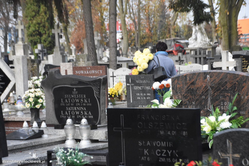 Przygotowania do Święta Zmarłych