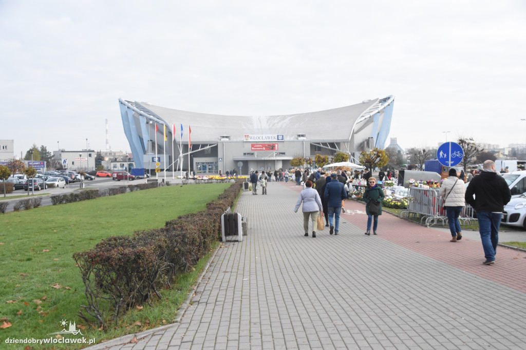 Przygotowania do Święta Zmarłych