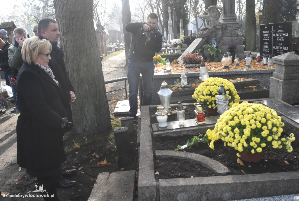 Władze miasta odwiedziły cmentarz