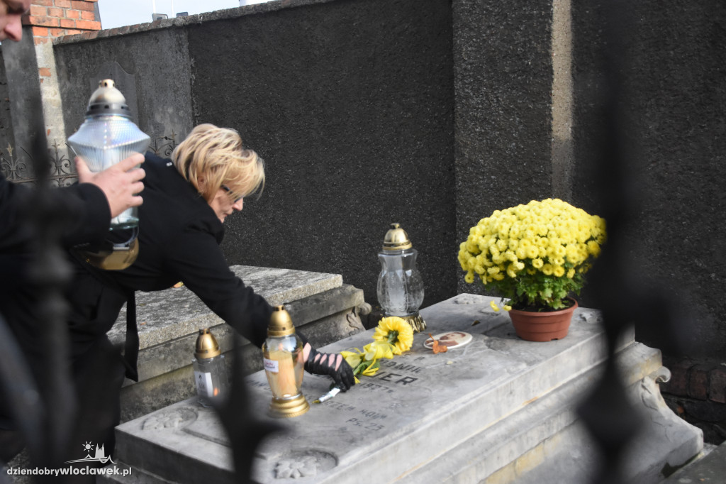 Władze miasta odwiedziły cmentarz