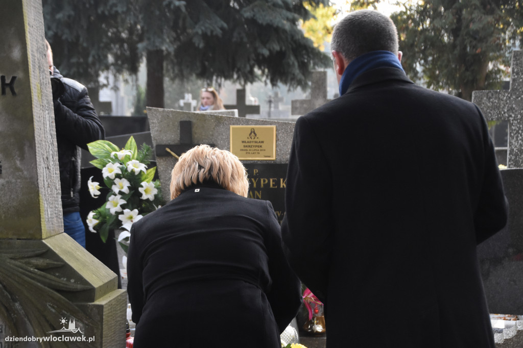 Władze miasta odwiedziły cmentarz