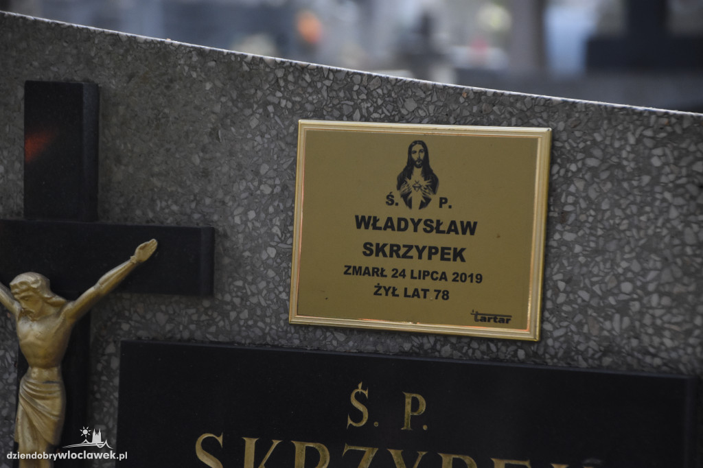 Władze miasta odwiedziły cmentarz