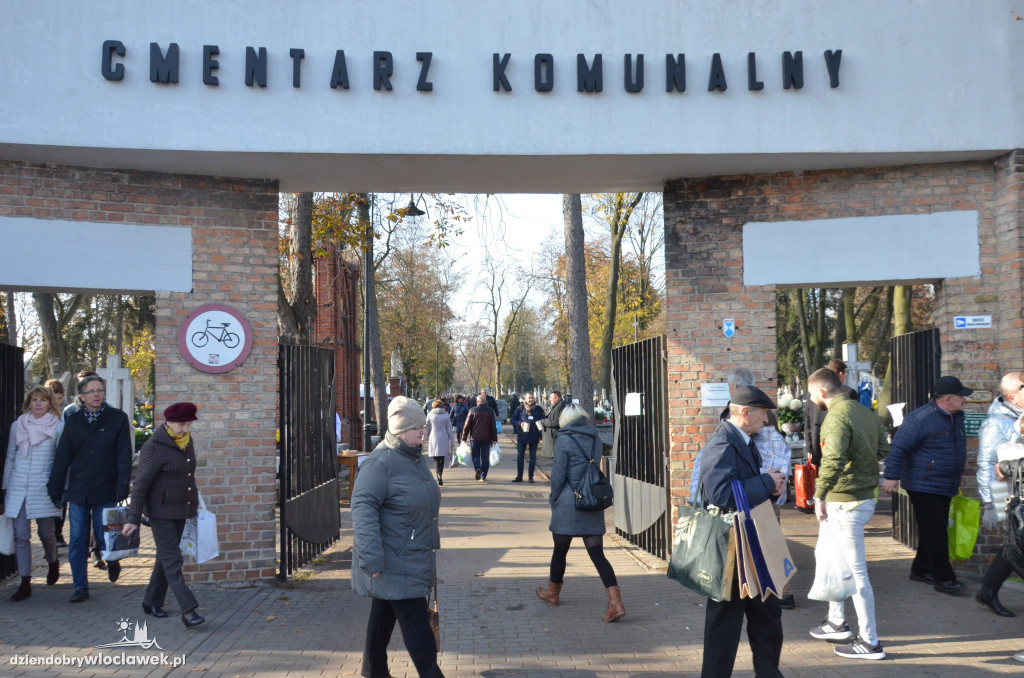 1 Listopada na Cmentarzu Komunalnym