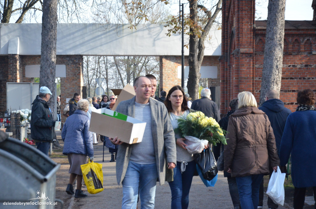 1 Listopada na Cmentarzu Komunalnym