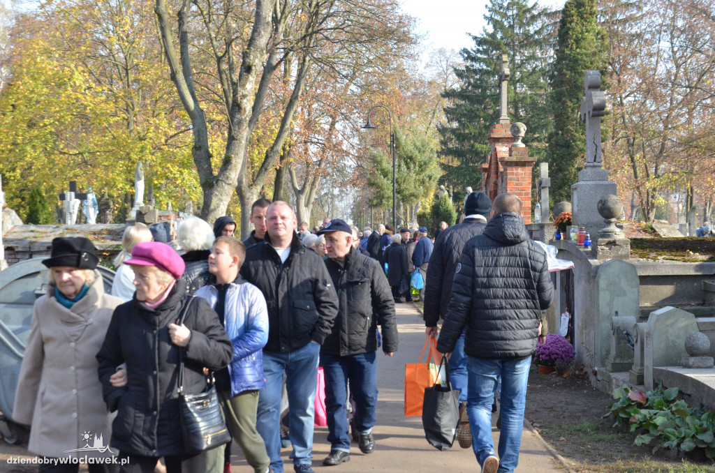 1 Listopada na Cmentarzu Komunalnym