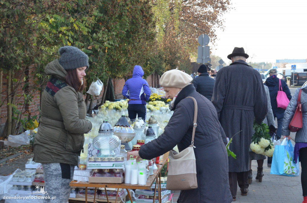 1 Listopada na Cmentarzu Komunalnym