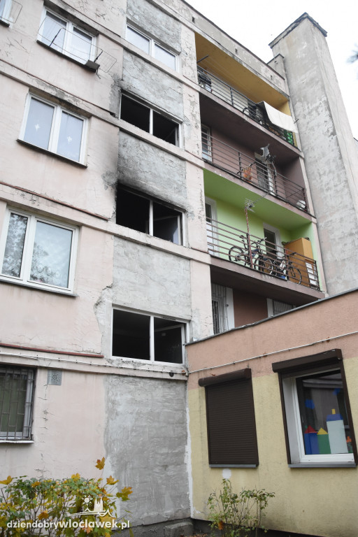 Blok przy Wienieckiej po pożarze