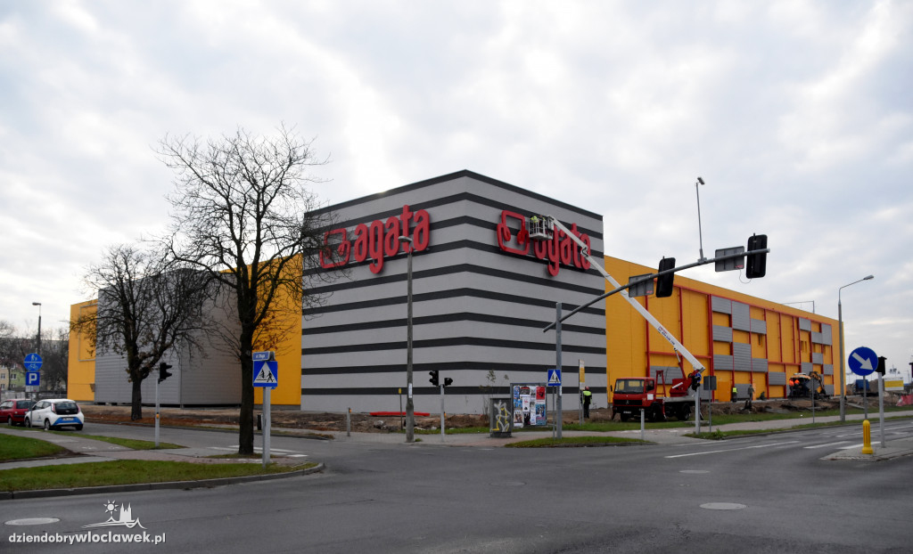 Budowa salonu meblowego Agata