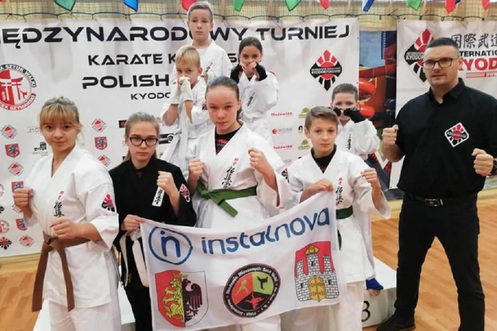 Medale dla zawodników AMSW