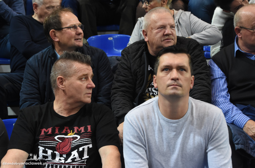 Kibice na meczu z Telenet Giants Antwerpia