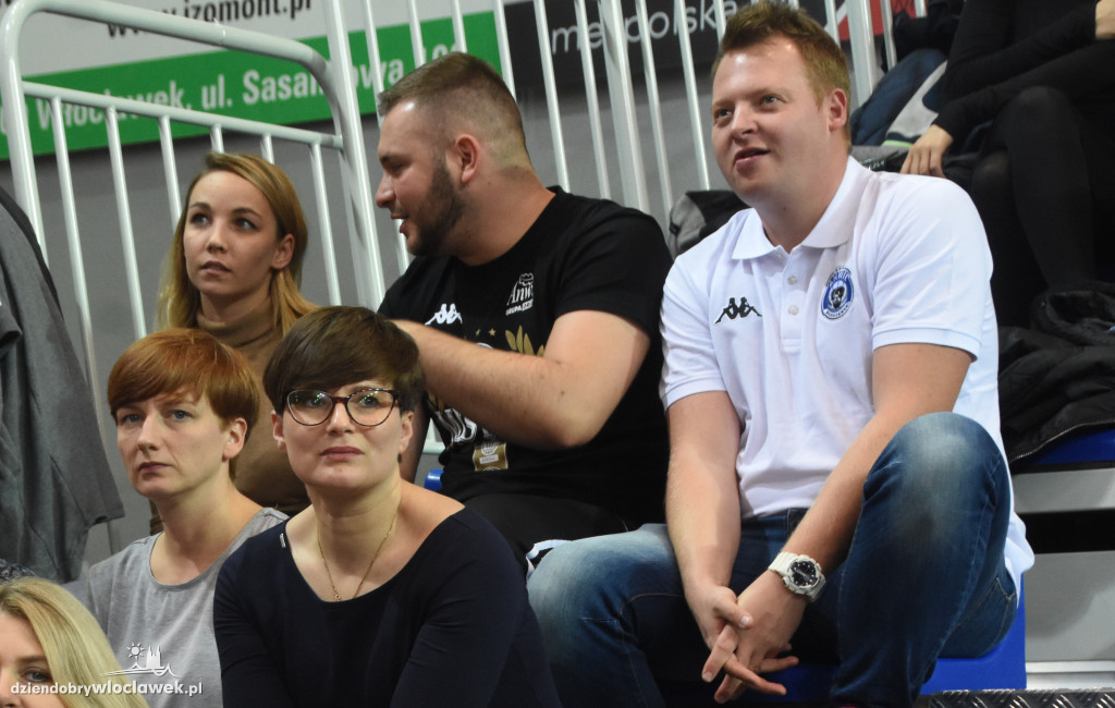 Kibice na meczu z Telenet Giants Antwerpia