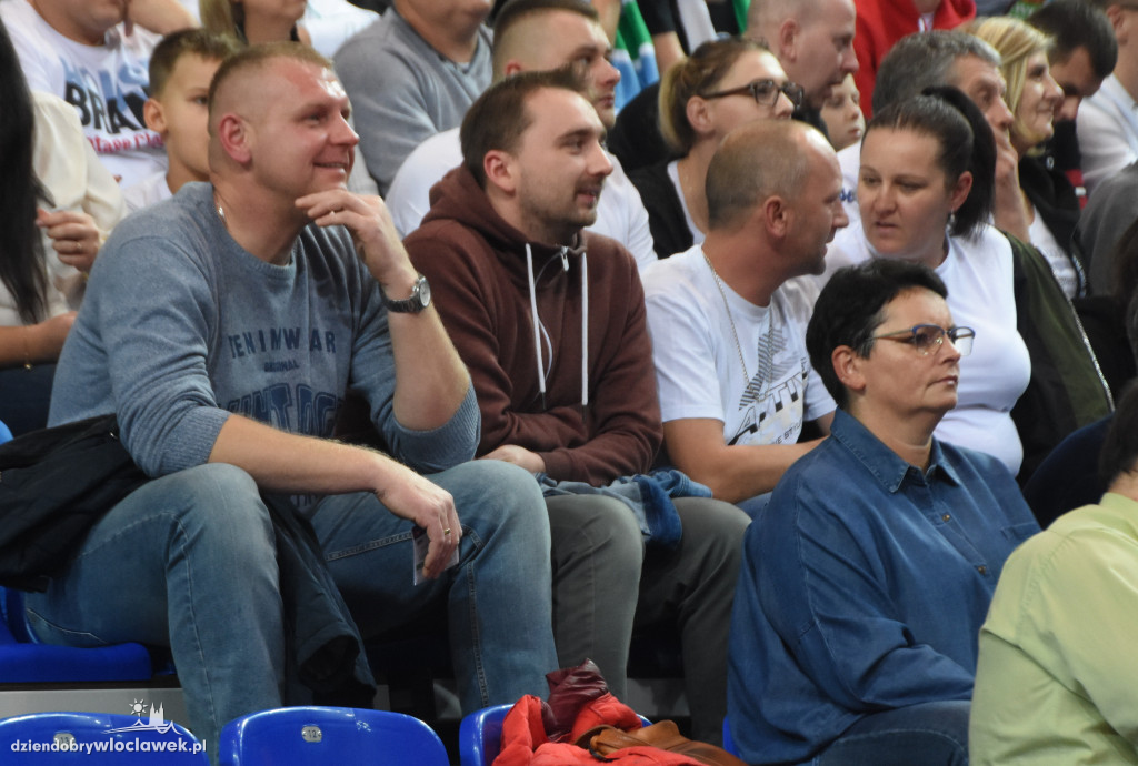 Kibice na meczu z Telenet Giants Antwerpia