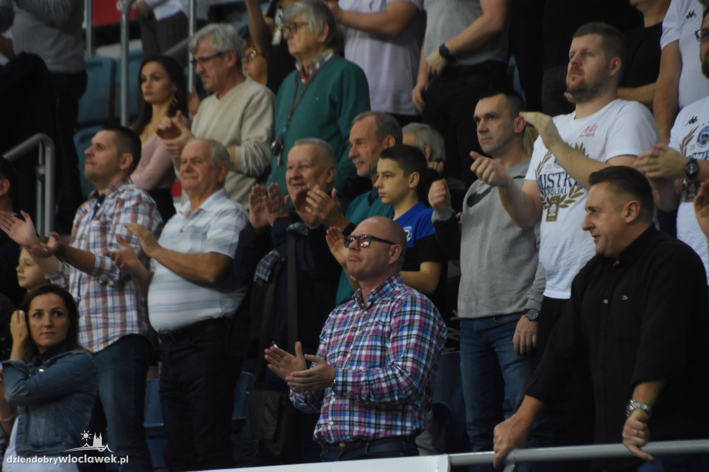 Kibice na meczu z Telenet Giants Antwerpia