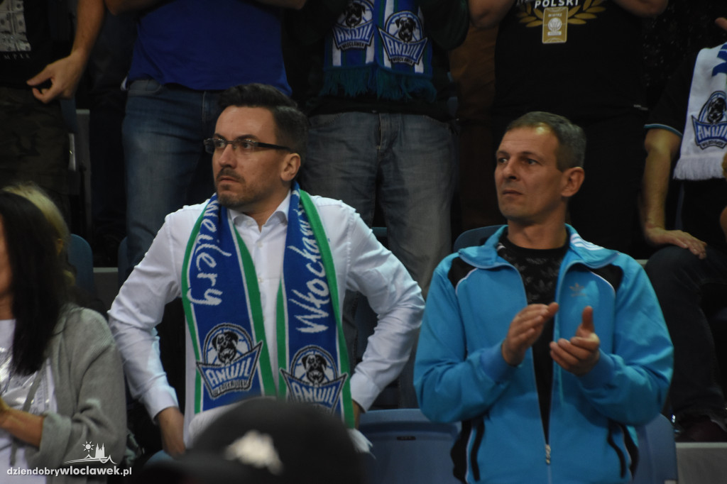 Kibice na meczu z Telenet Giants Antwerpia