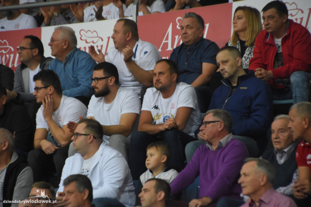 Kibice na meczu z Telenet Giants Antwerpia