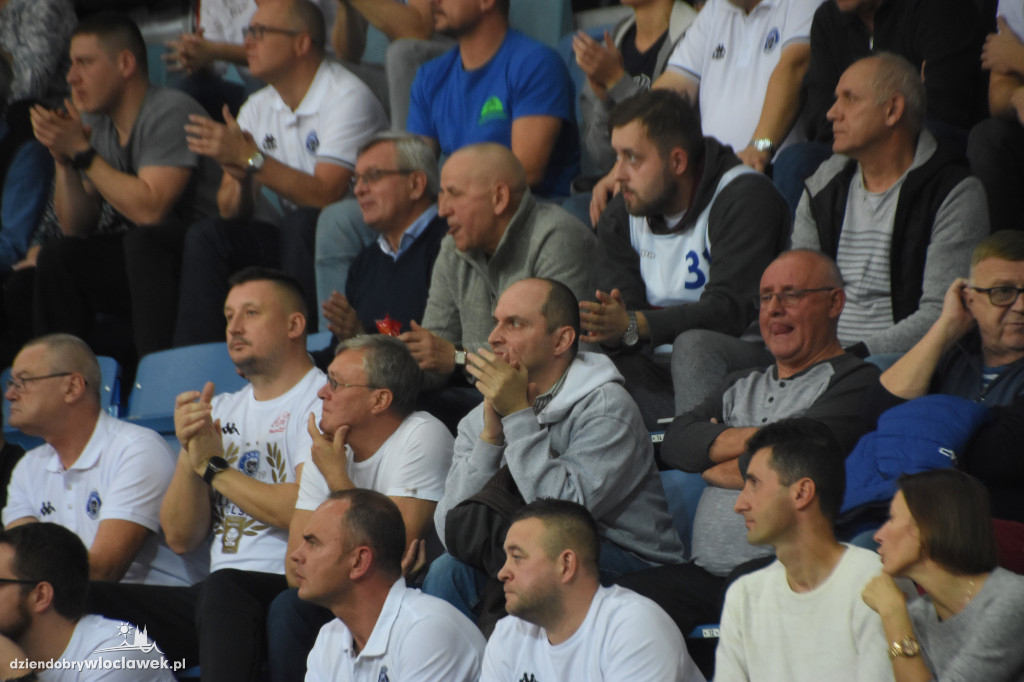 Kibice na meczu z Telenet Giants Antwerpia