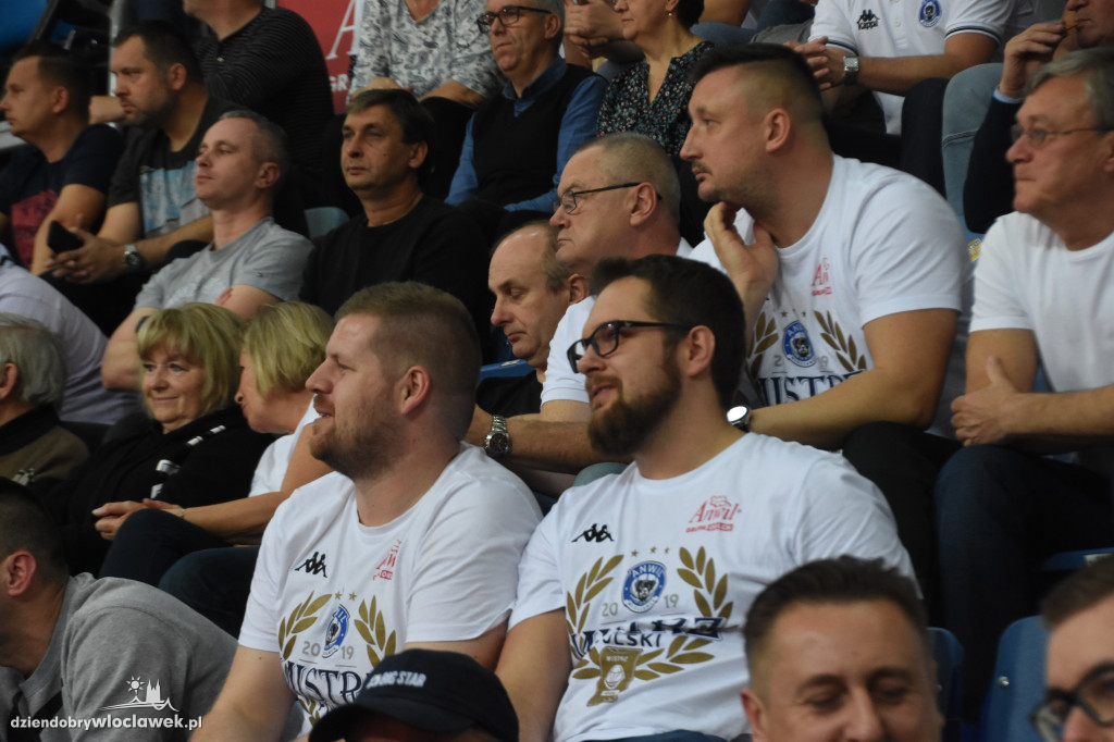 Kibice na meczu z Telenet Giants Antwerpia