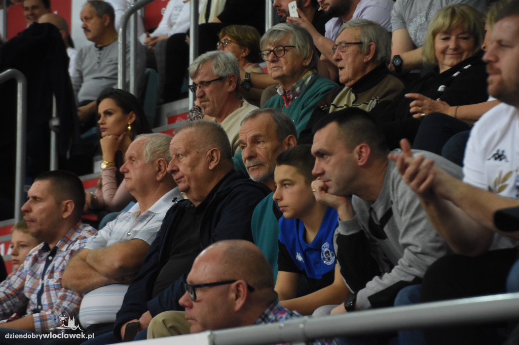 Kibice na meczu z Telenet Giants Antwerpia