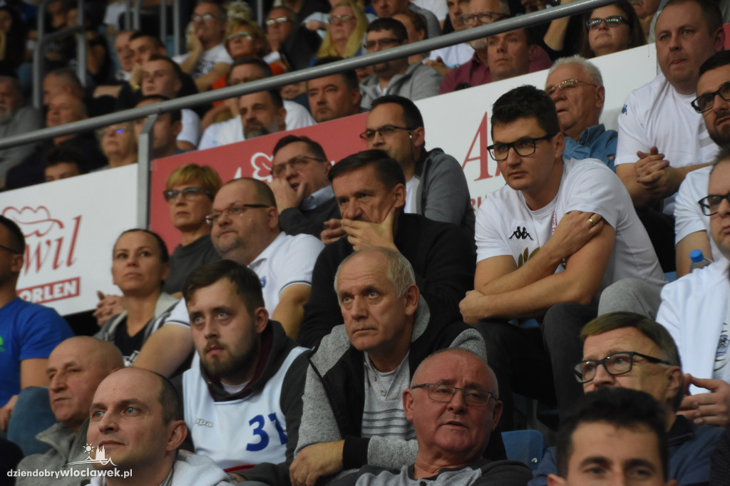 Kibice na meczu z Telenet Giants Antwerpia