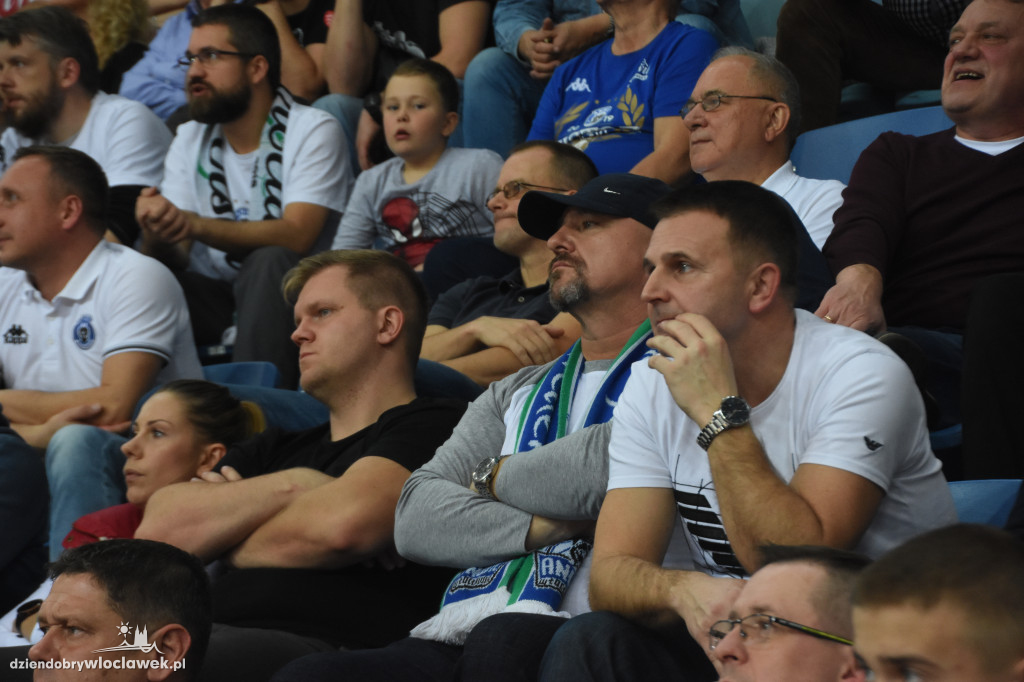 Kibice na meczu z Telenet Giants Antwerpia