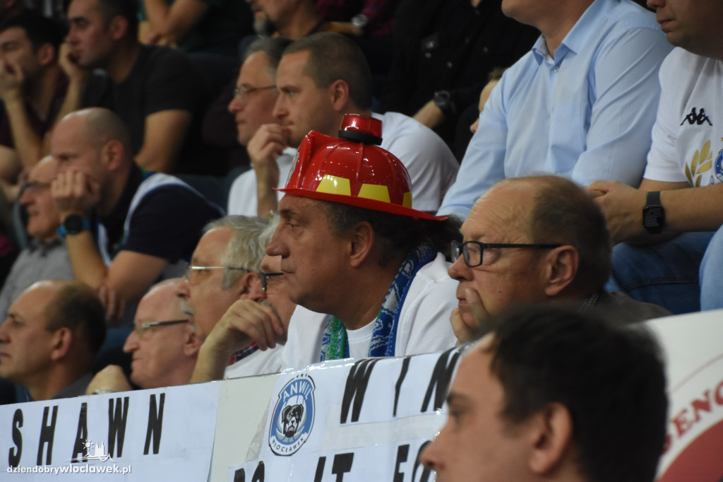 Kibice na meczu z Telenet Giants Antwerpia