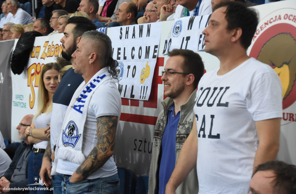 Kibice na meczu z Telenet Giants Antwerpia