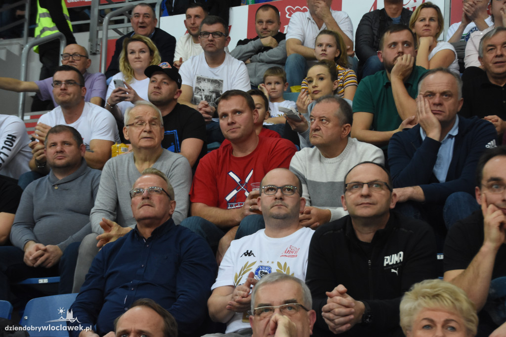 Kibice na meczu z Telenet Giants Antwerpia