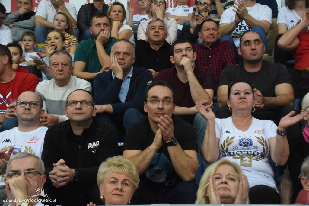 Kibice na meczu z Telenet Giants Antwerpia