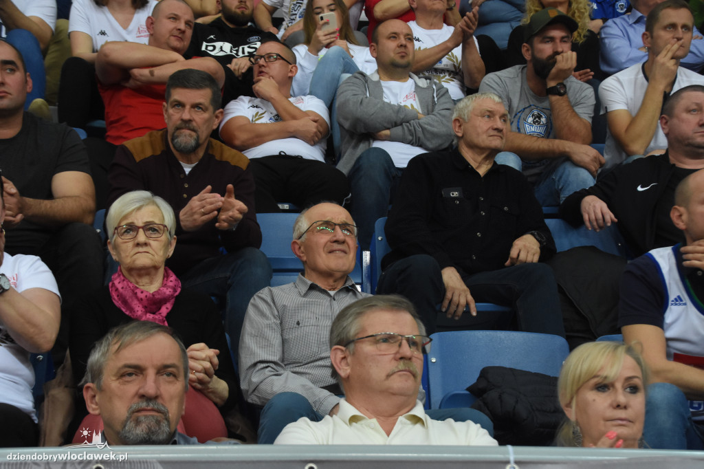 Kibice na meczu z Telenet Giants Antwerpia