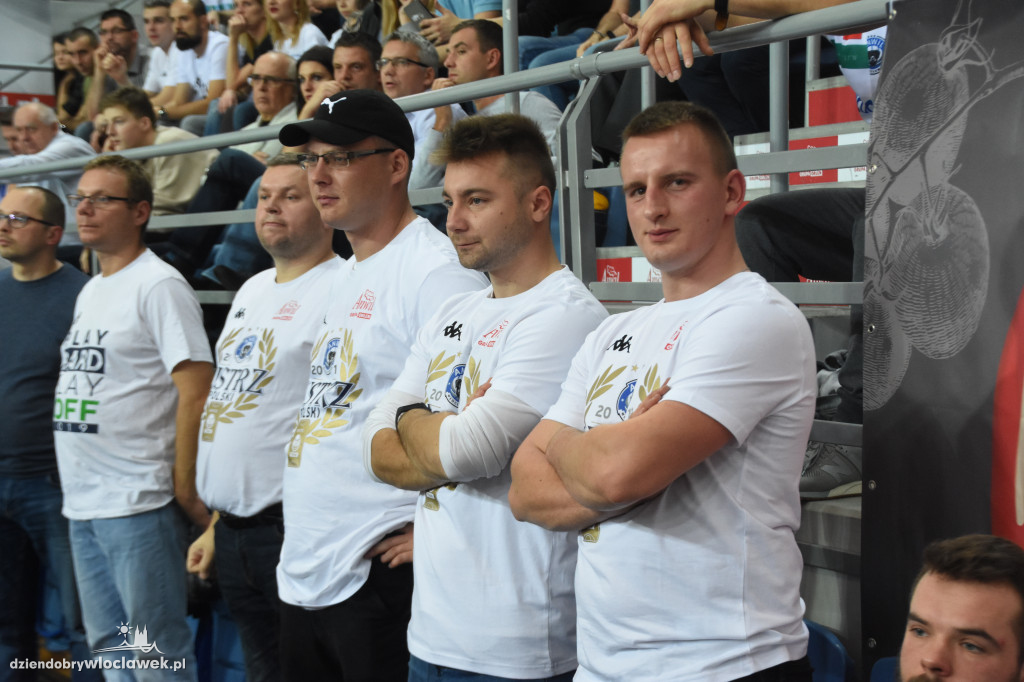 Kibice na meczu z Telenet Giants Antwerpia