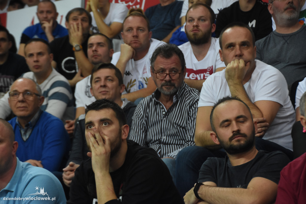 Kibice na meczu z Telenet Giants Antwerpia
