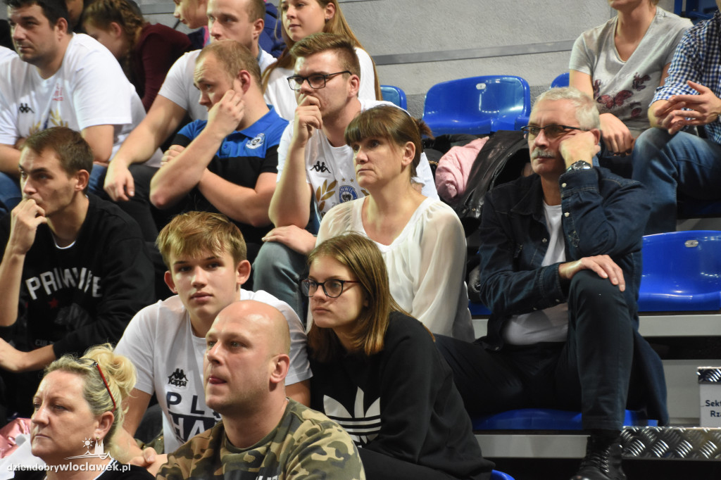 Kibice na meczu z Telenet Giants Antwerpia