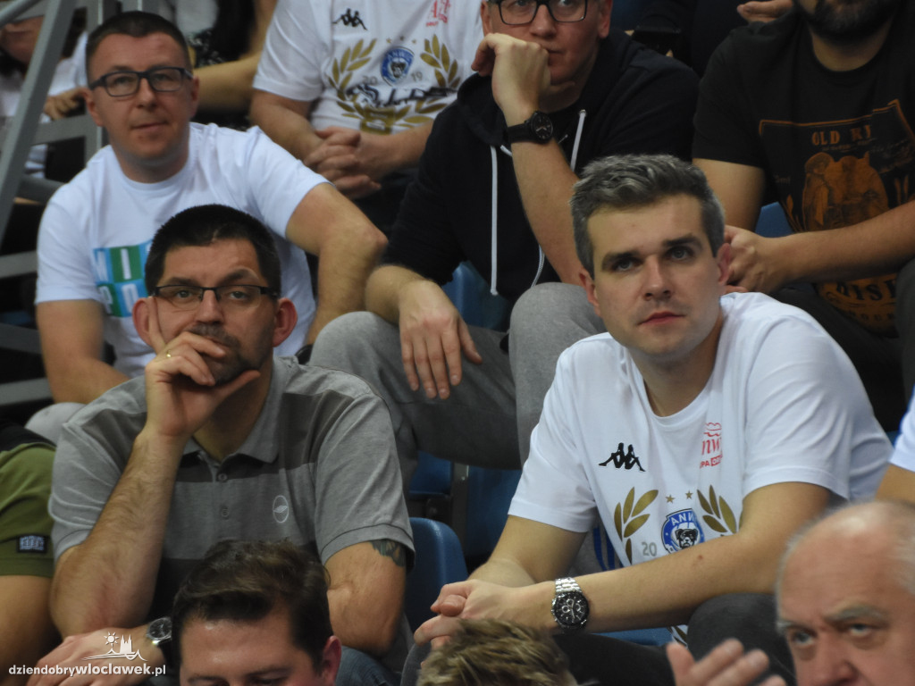 Kibice na meczu z Telenet Giants Antwerpia