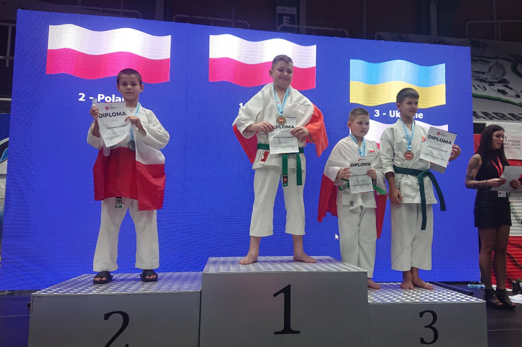 Karatecy z kolejnymi medalami