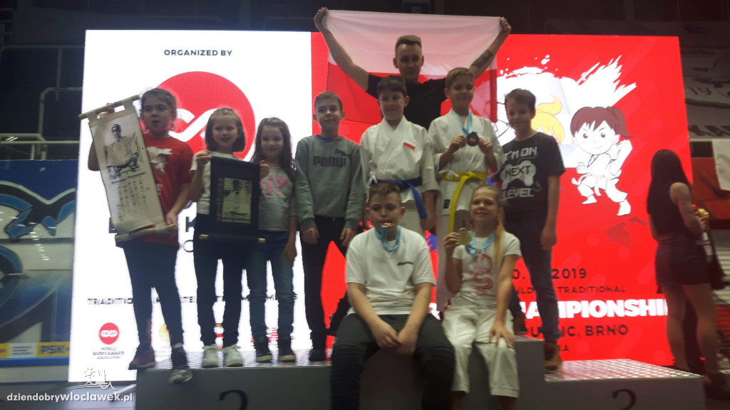 Karatecy z kolejnymi medalami