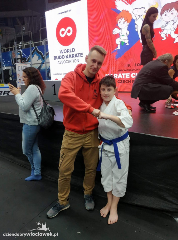 Karatecy z kolejnymi medalami