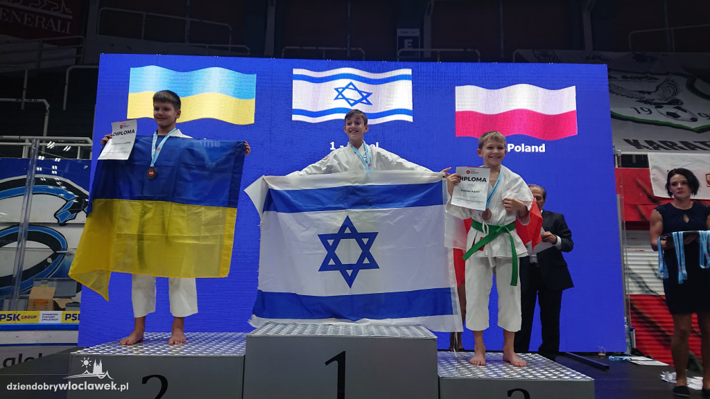 Karatecy z kolejnymi medalami