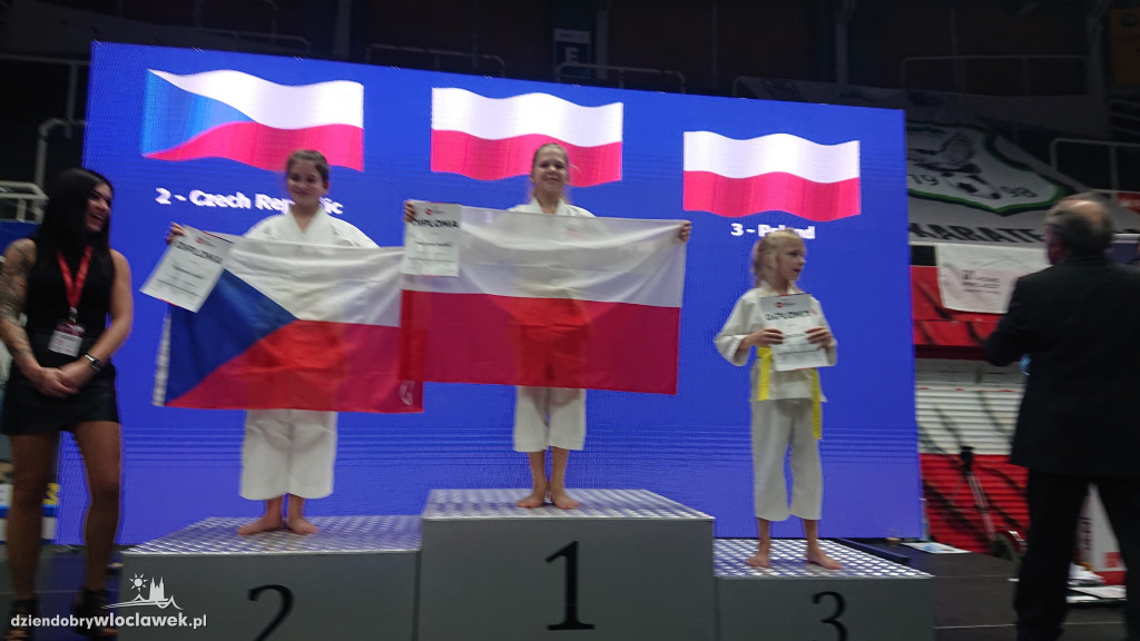 Karatecy z kolejnymi medalami