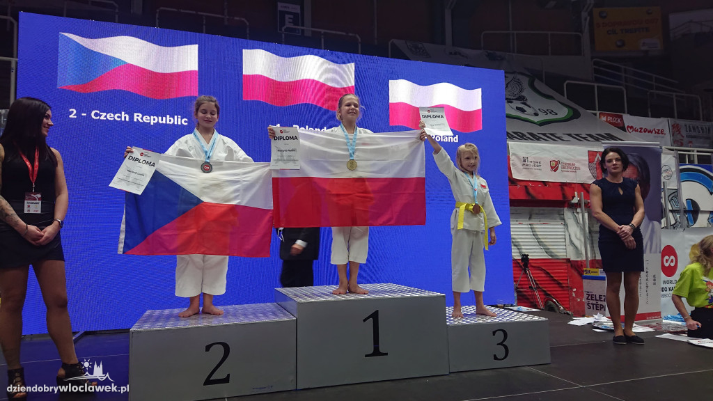 Karatecy z kolejnymi medalami