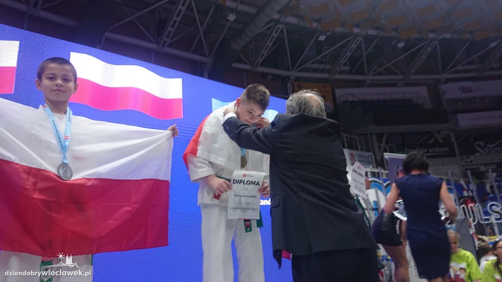 Karatecy z kolejnymi medalami