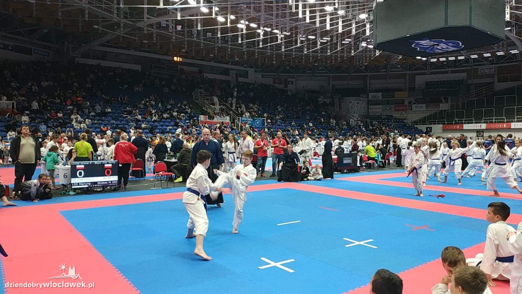Karatecy z kolejnymi medalami