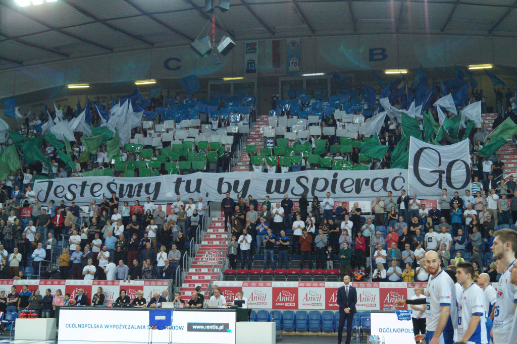 Kibice na meczu Anwil vs HydroTruck