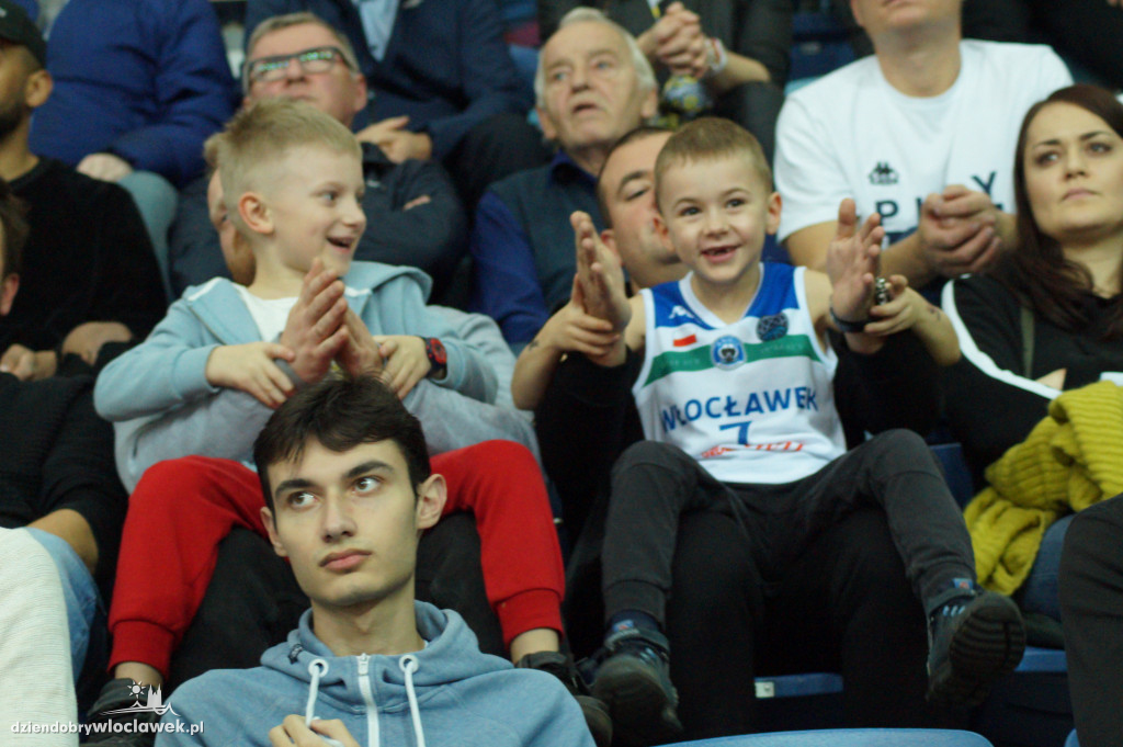 Kibice na meczu Anwil vs HydroTruck