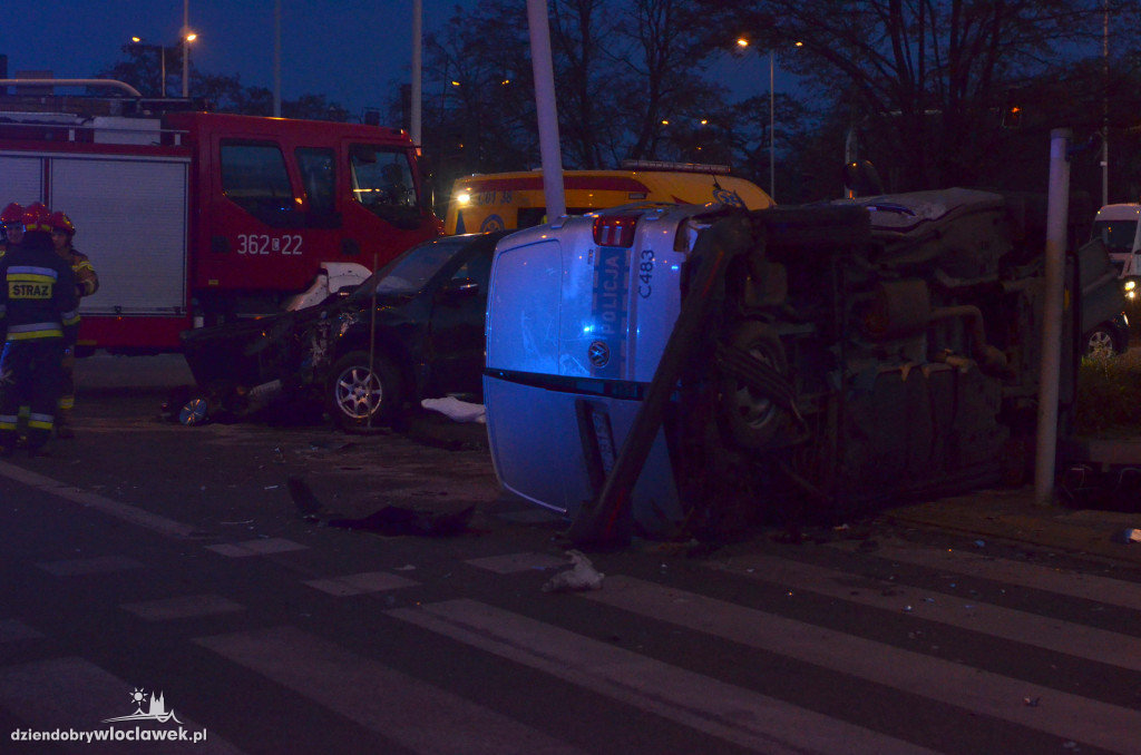 Kraksa z udziałem radiowozu