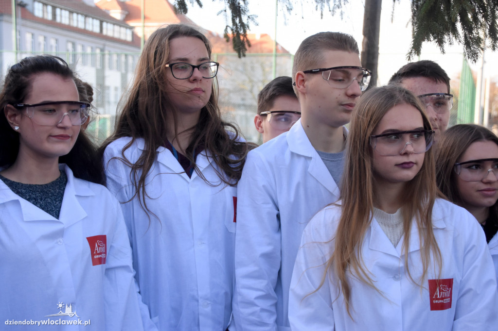 Odsłonięcie ławeczki M. Skłodowskiej-Curie